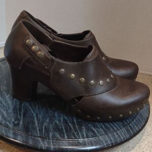 👍 Dansko. Studded Leather Heeled Clogs Size 38     A7
